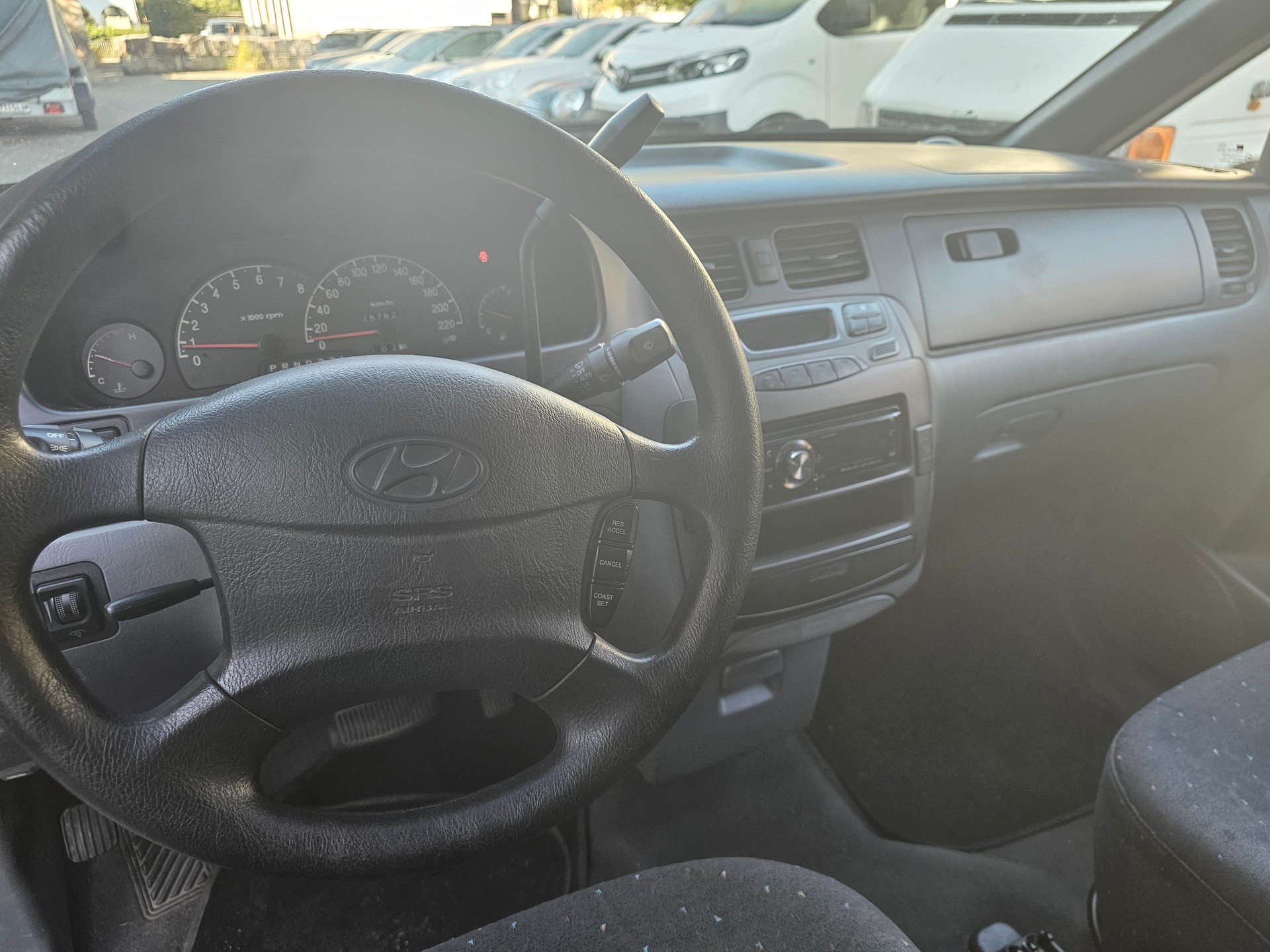 HYUNDAI Trajet 2.7 V6 GLS Automatic-image-8