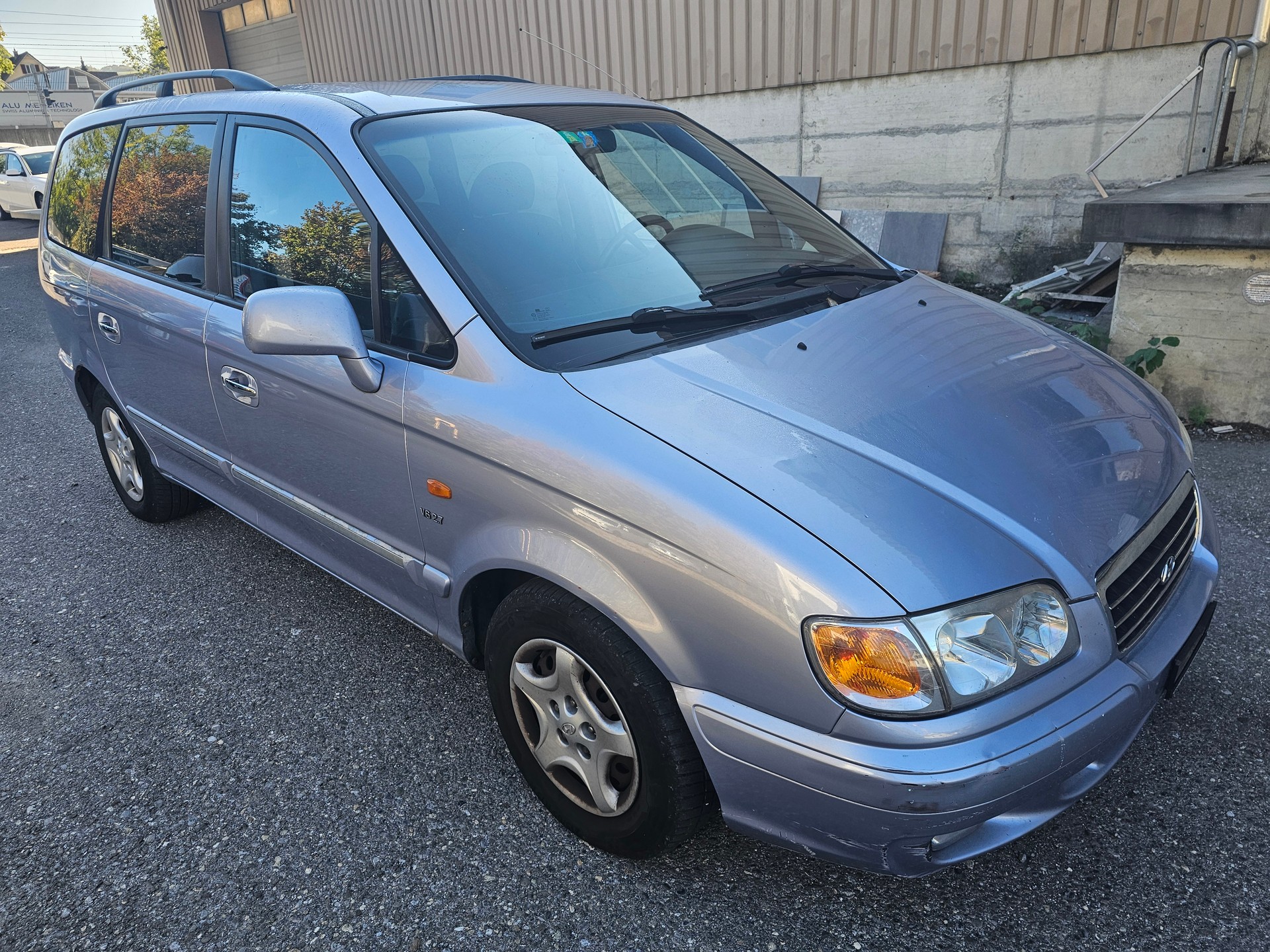 HYUNDAI Trajet 2.7 V6 GLS Automatic-image-1