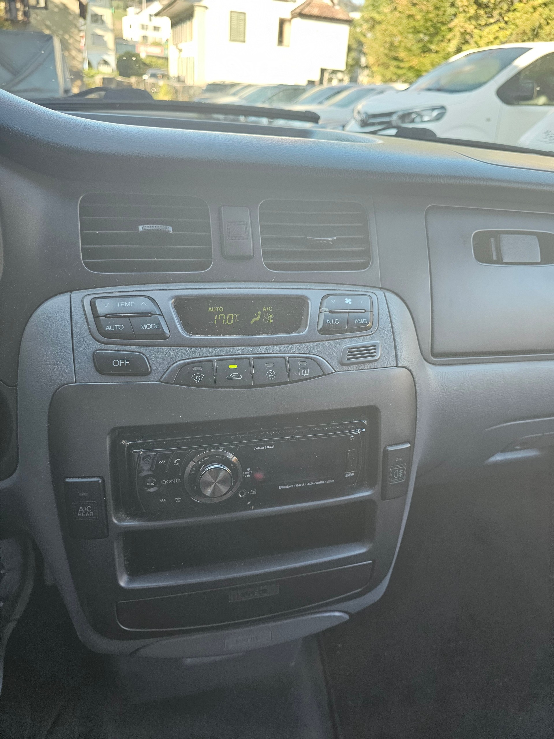 HYUNDAI Trajet 2.7 V6 GLS Automatic-image-10