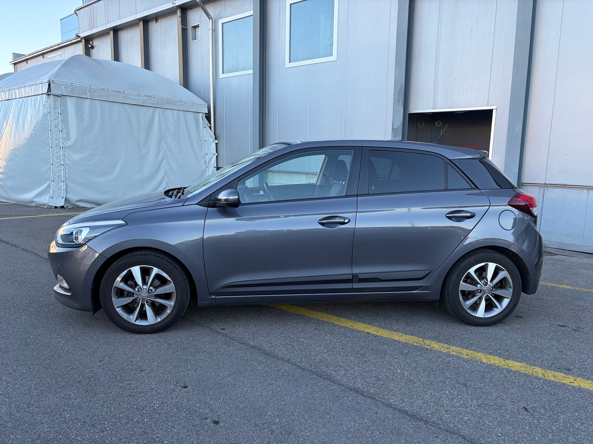 HYUNDAI i20 1.4 Vertex Automatic-image-1