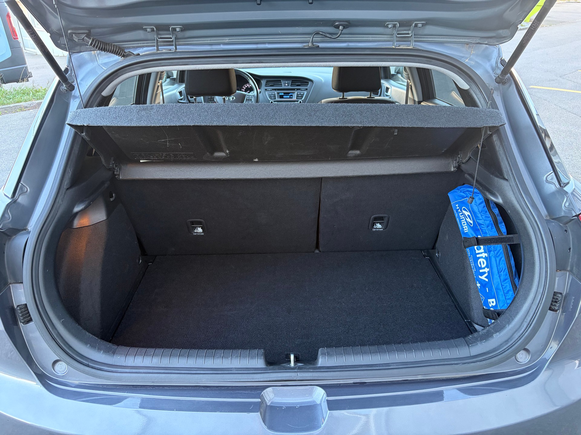 HYUNDAI i20 1.4 Vertex Automatic-image-15