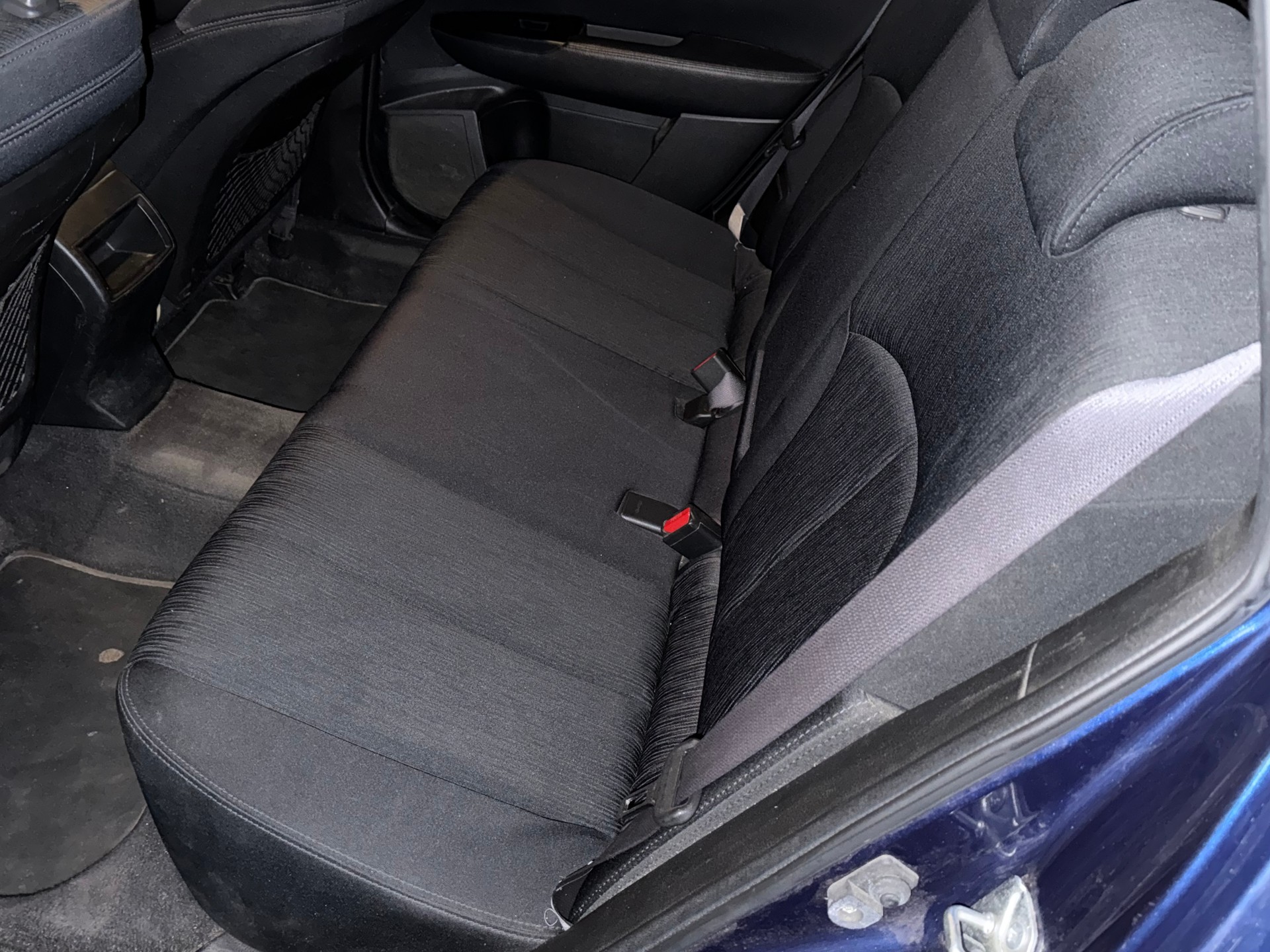 SUBARU Legacy 2.0i Swiss AWD-image-5