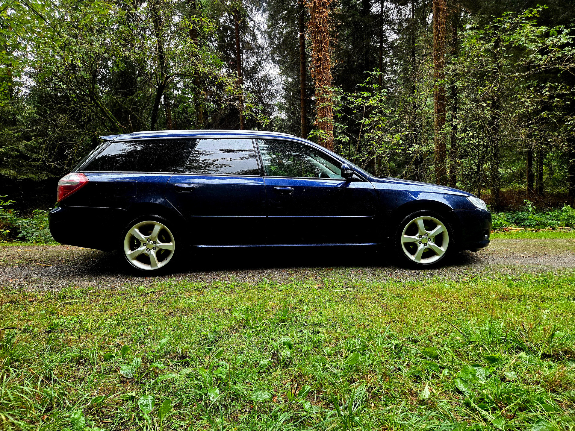 SUBARU Legacy 2.0R AWD Swiss Automatic-image-11