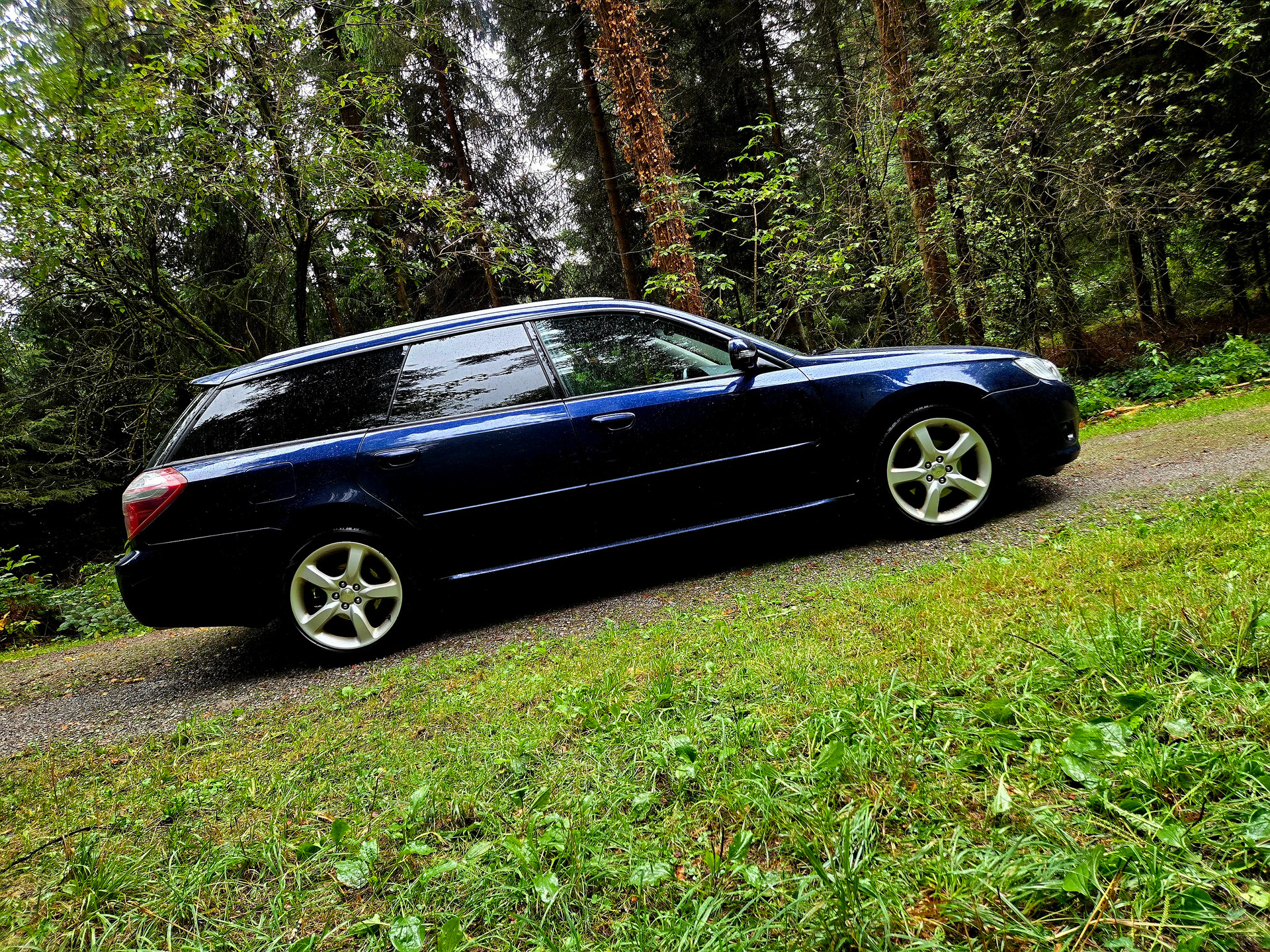 SUBARU Legacy 2.0R AWD Swiss Automatic-image-8
