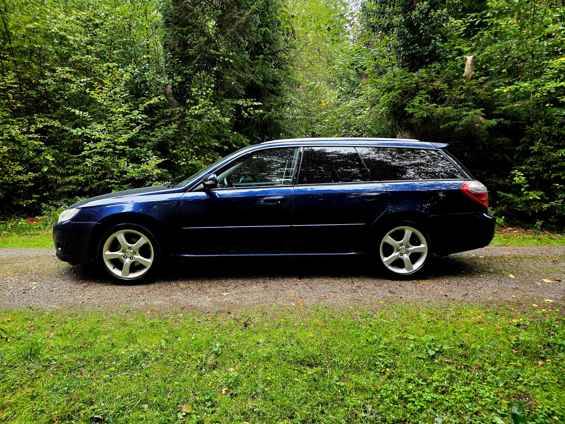 SUBARU Legacy 2.0R AWD Swiss Automatic-image-13