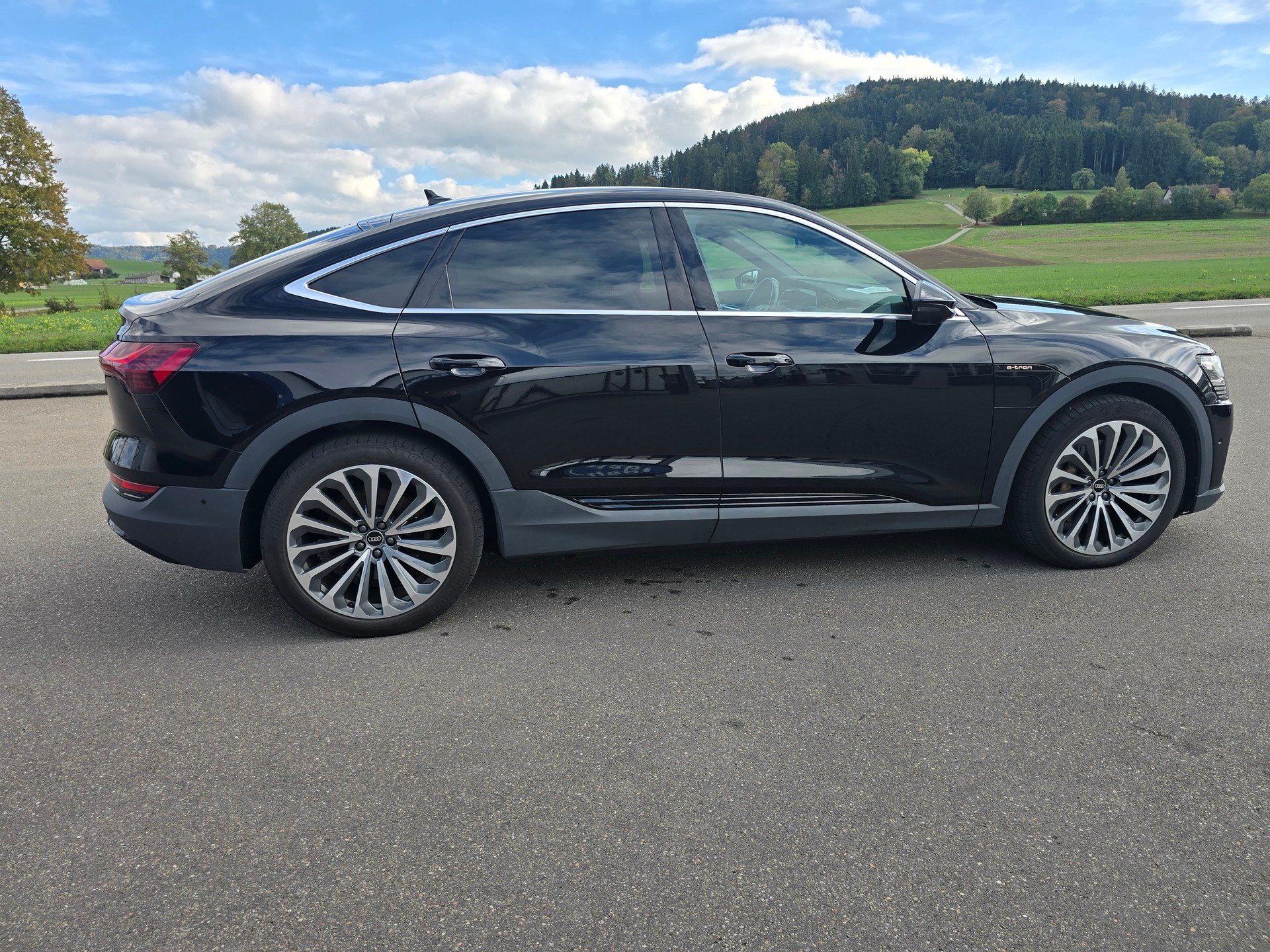 AUDI e-tron 50 Sportback Attraction quattro-image-6