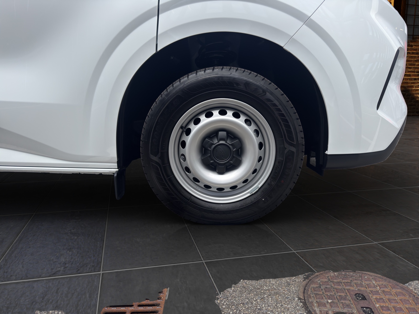 FORD Transit Custom Van 320 L1 2.0 EcoBlue 136PS Trend Automat-image-13