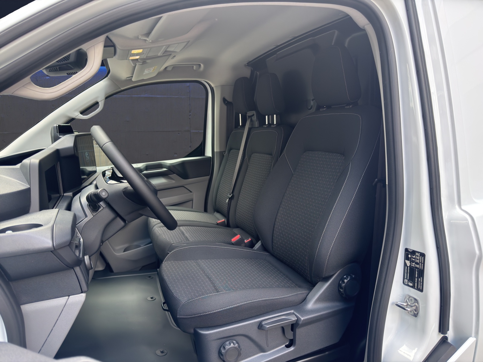 FORD Transit Custom Van 320 L1 2.0 EcoBlue 136PS Trend Automat-image-6