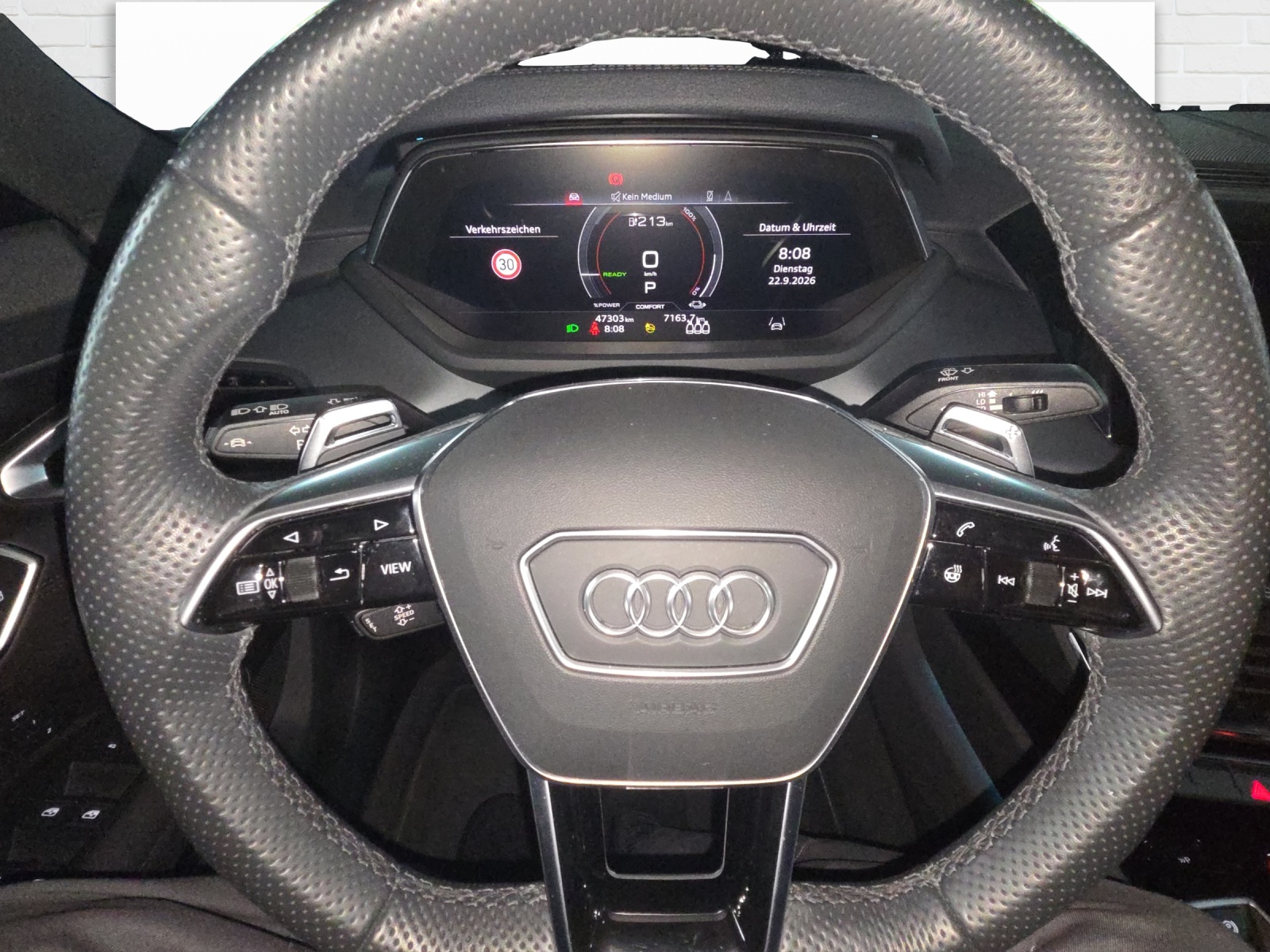 AUDI e-tron GT quattro-image-5