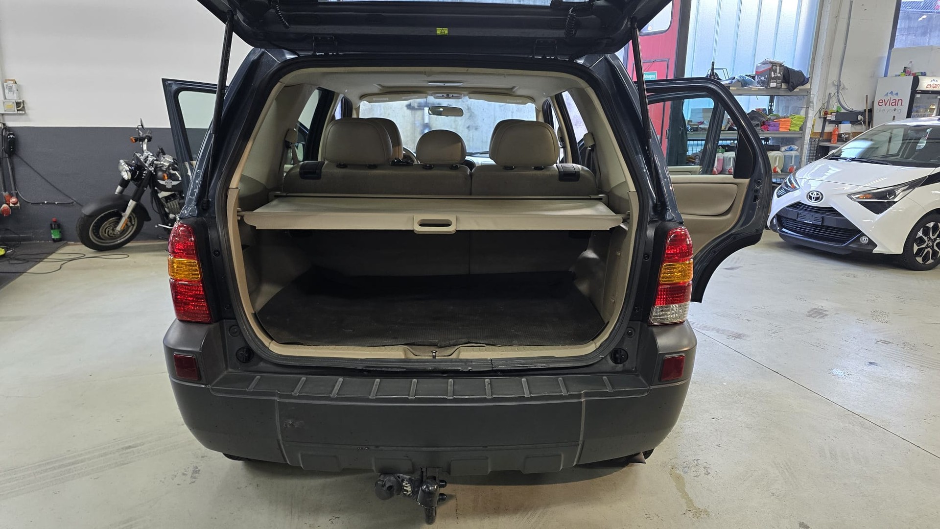 FORD Maverick 3.0 24V Executive 4X4-image-8