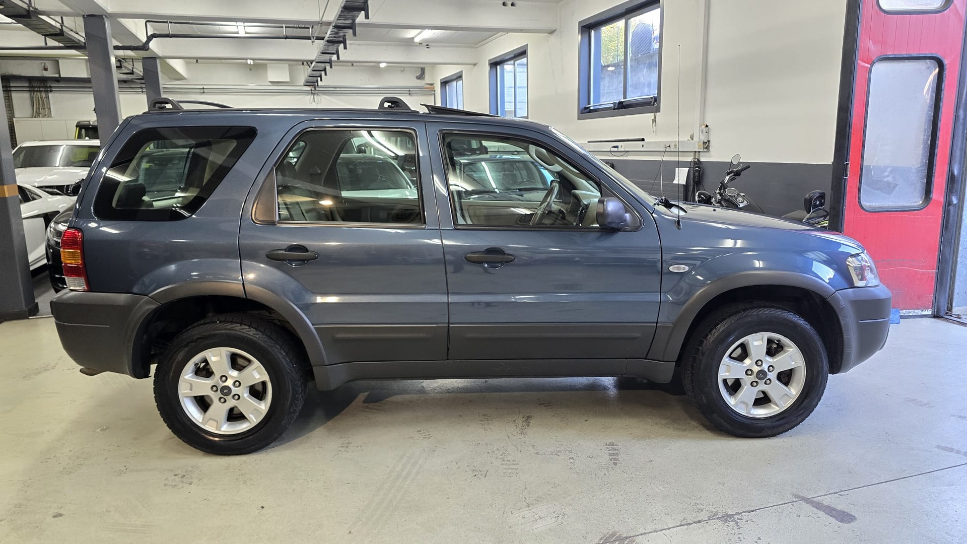 FORD Maverick 3.0 24V Executive 4X4-image-5