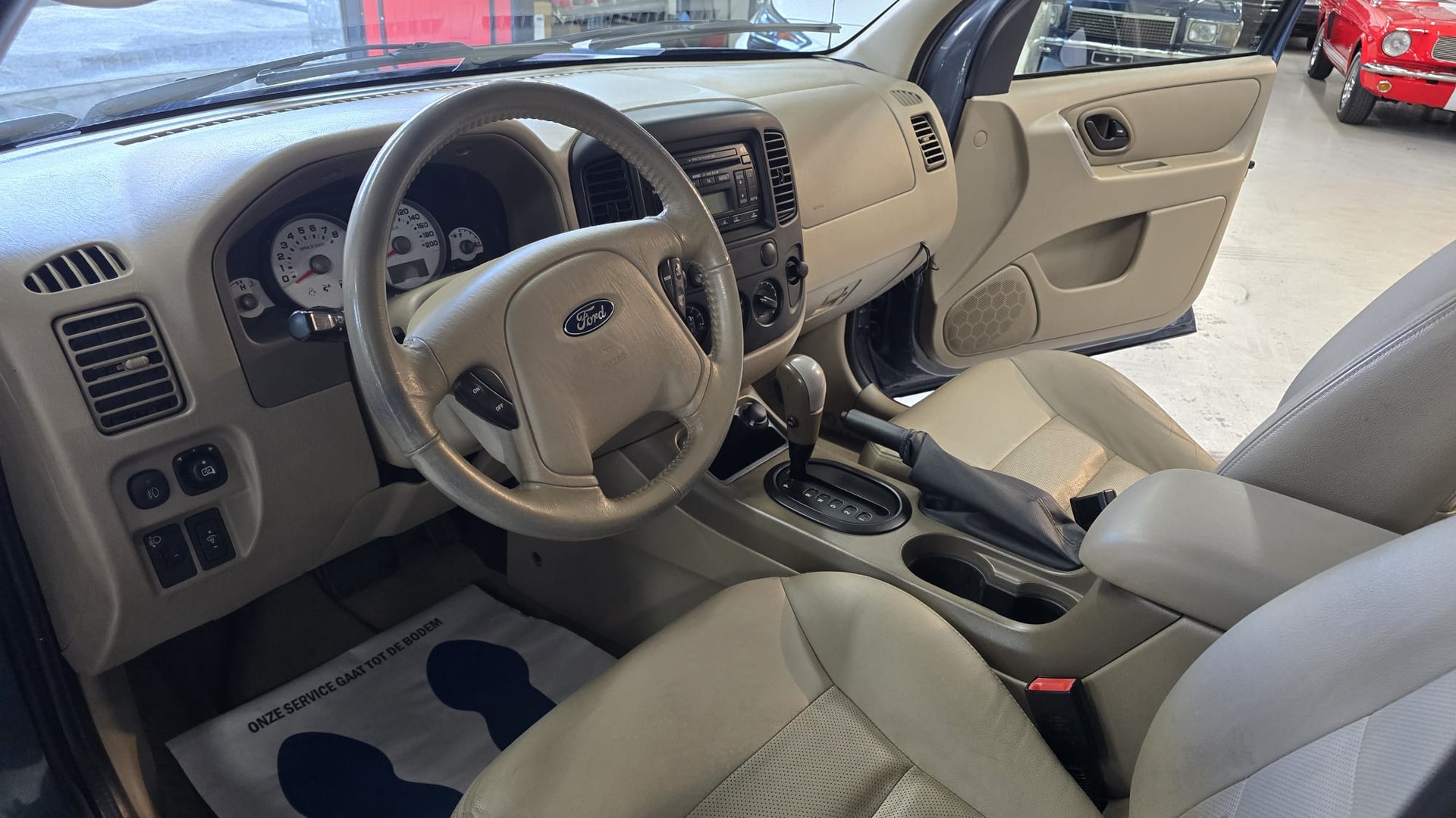 FORD Maverick 3.0 24V Executive 4X4-image-9