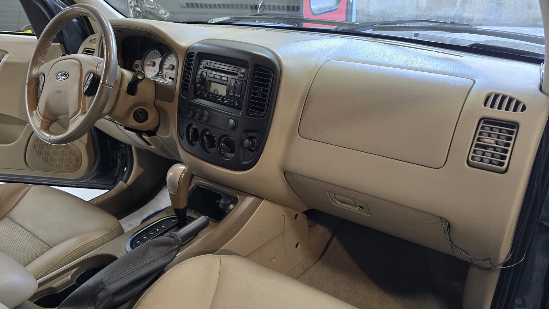 FORD Maverick 3.0 24V Executive 4X4-image-13