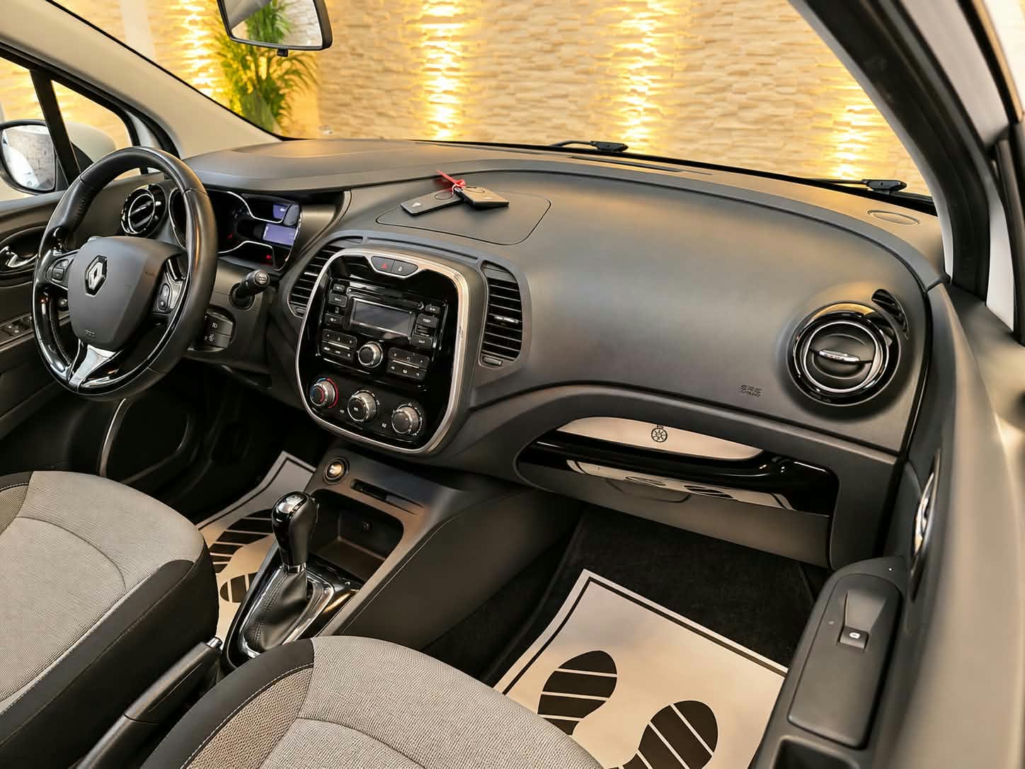 RENAULT Captur 1.2 T 16V Dynamique EDC-image-10