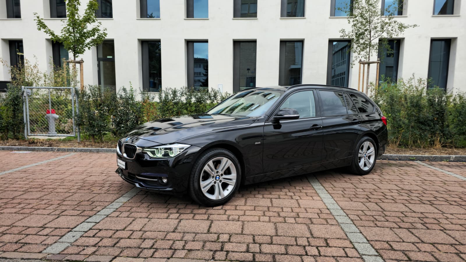 BMW 320d xDrive Touring Sport Line Steptronic| Frisch ab MFK und Service| Elk Anhänger Kupplung| **Top Ausstattung**