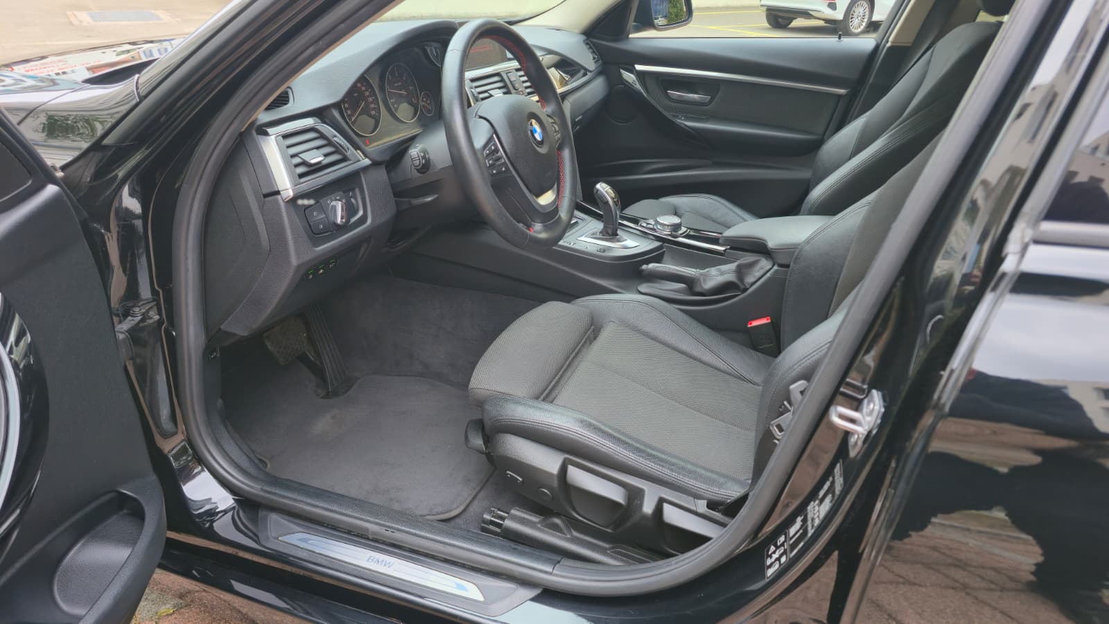BMW 320d xDrive Touring Sport Line Steptronic| Frisch ab MFK und Service| Elk Anhänger Kupplung| **Top Ausstattung**-image-10