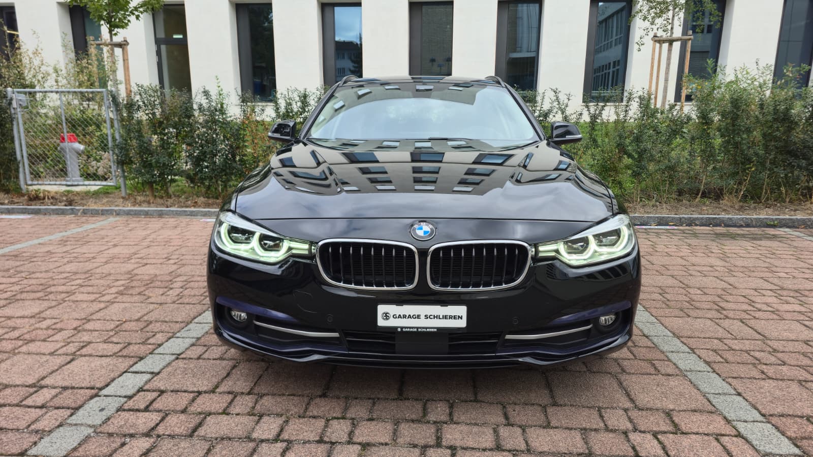 BMW 320d xDrive Touring Sport Line Steptronic| Frisch ab MFK und Service| Elk Anhänger Kupplung| **Top Ausstattung**-image-1