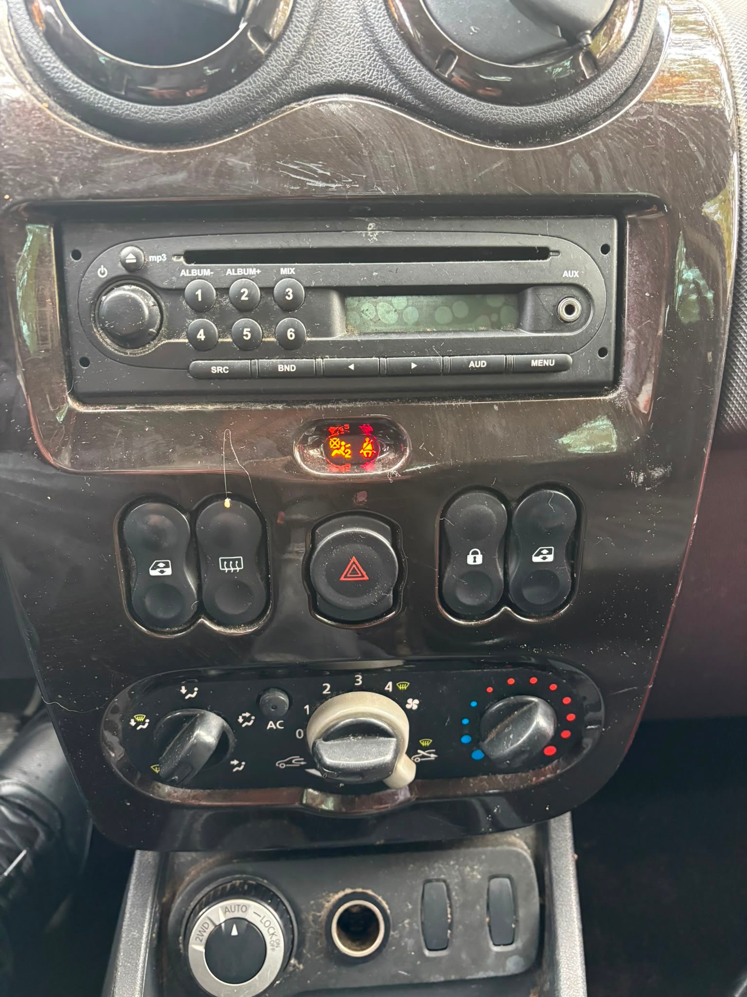 DACIA Duster 1.6 4x4-image-4