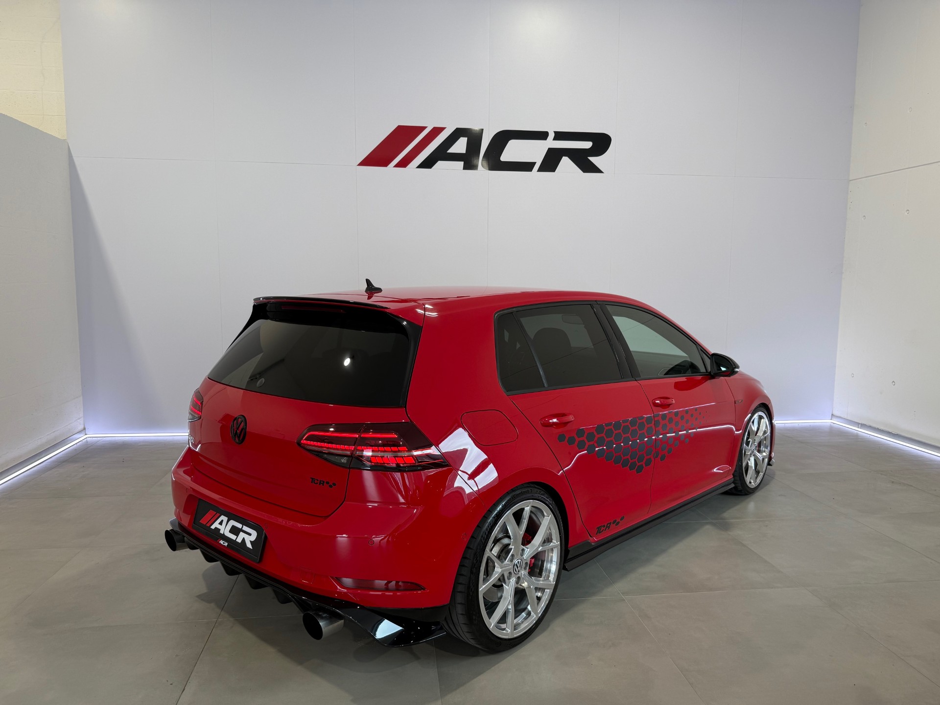 VW Golf 2.0 TSI GTI TCR DSG-image-3