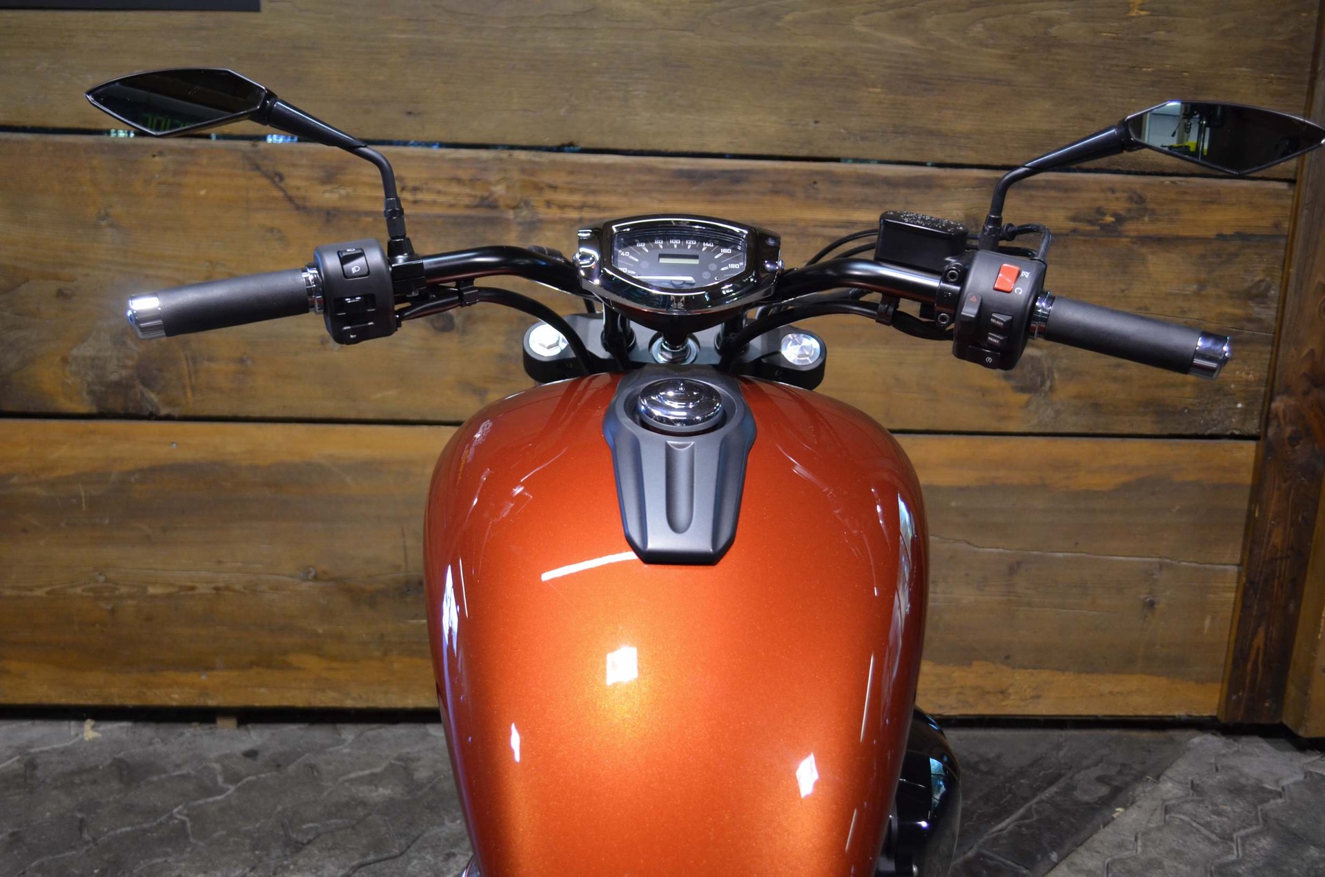 YAMAHA XVS 1300 CU Custom-showroom-element-2