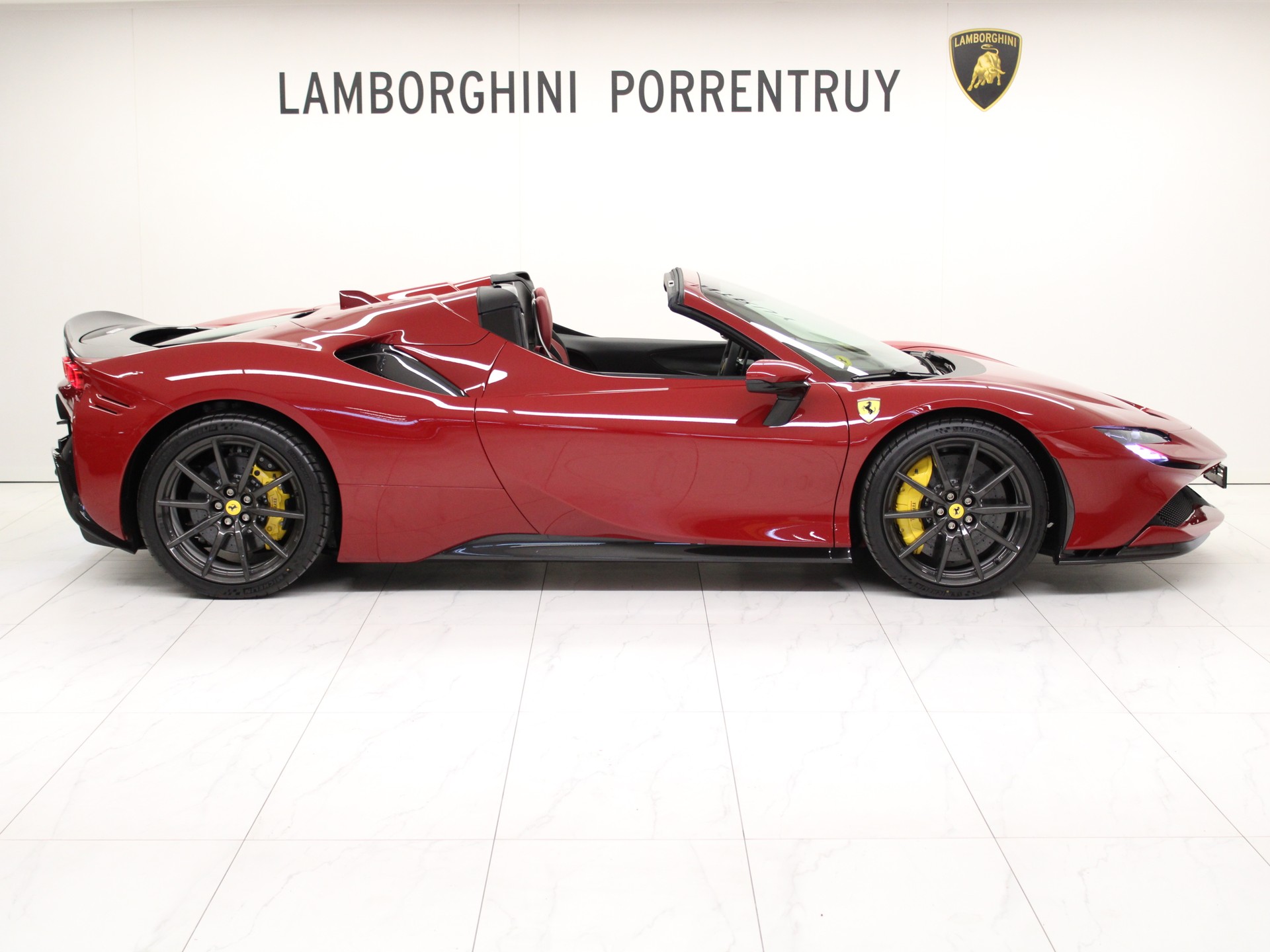 FERRARI SF90 Spider-image-1