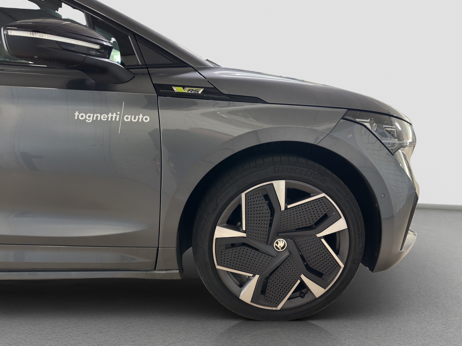SKODA Enyaq Coupé RS iV 80 4x4-image-4