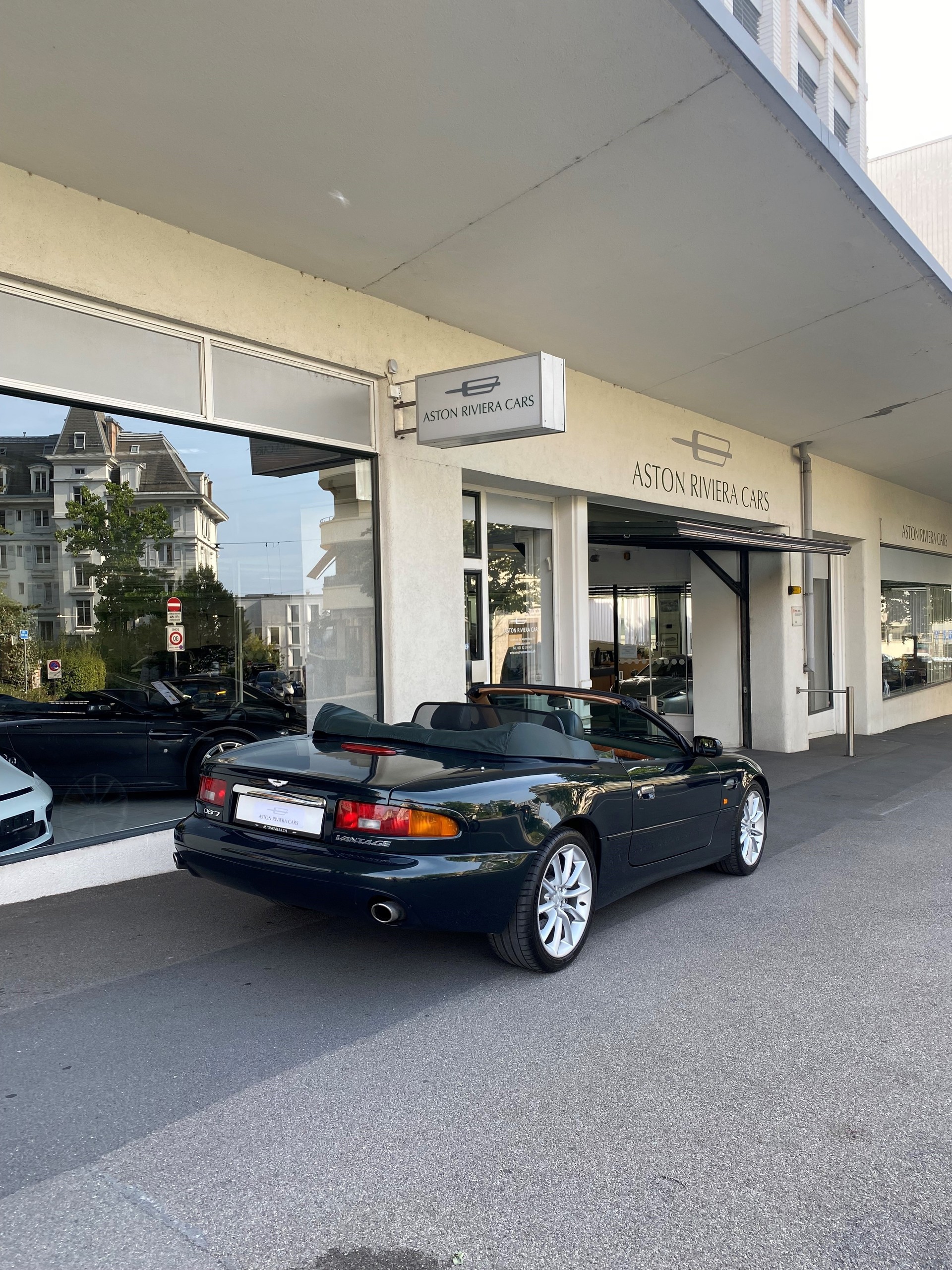 ASTON MARTIN DB7 Vantage Volante-image-8