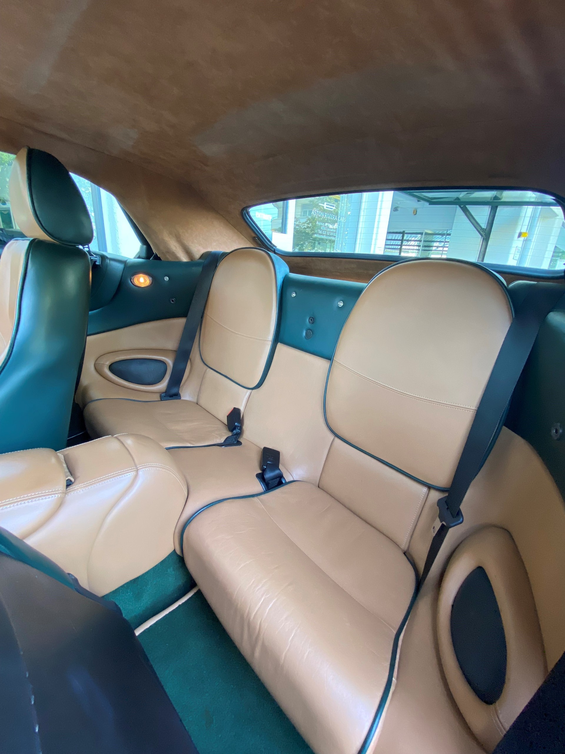 ASTON MARTIN DB7 Vantage Volante-image-12