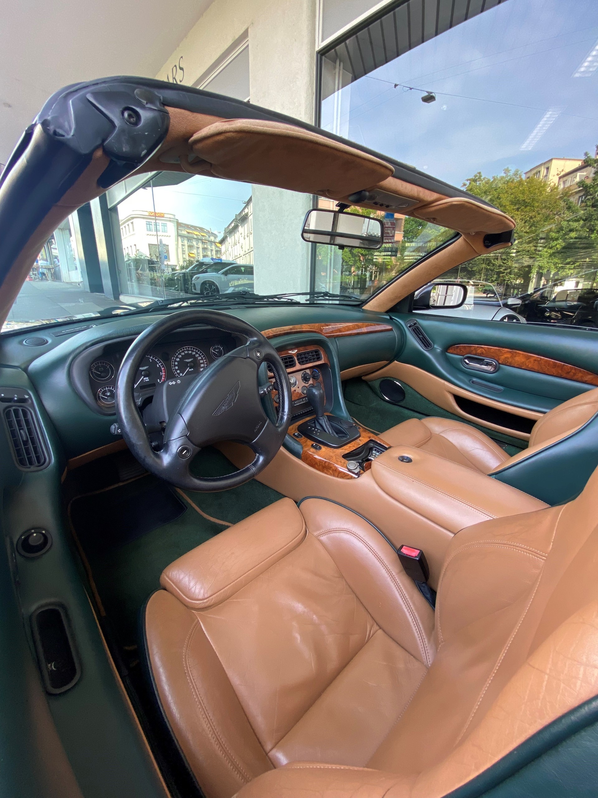 ASTON MARTIN DB7 Vantage Volante-image-11