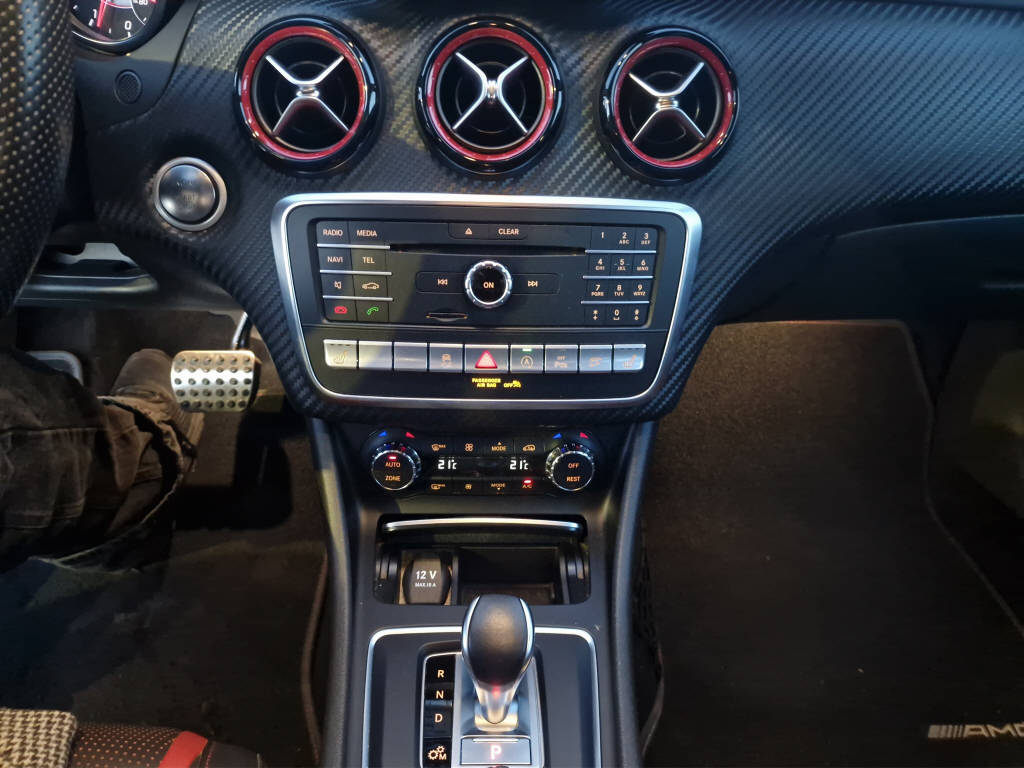 MERCEDES-BENZ A 45 AMG 4m-image-11