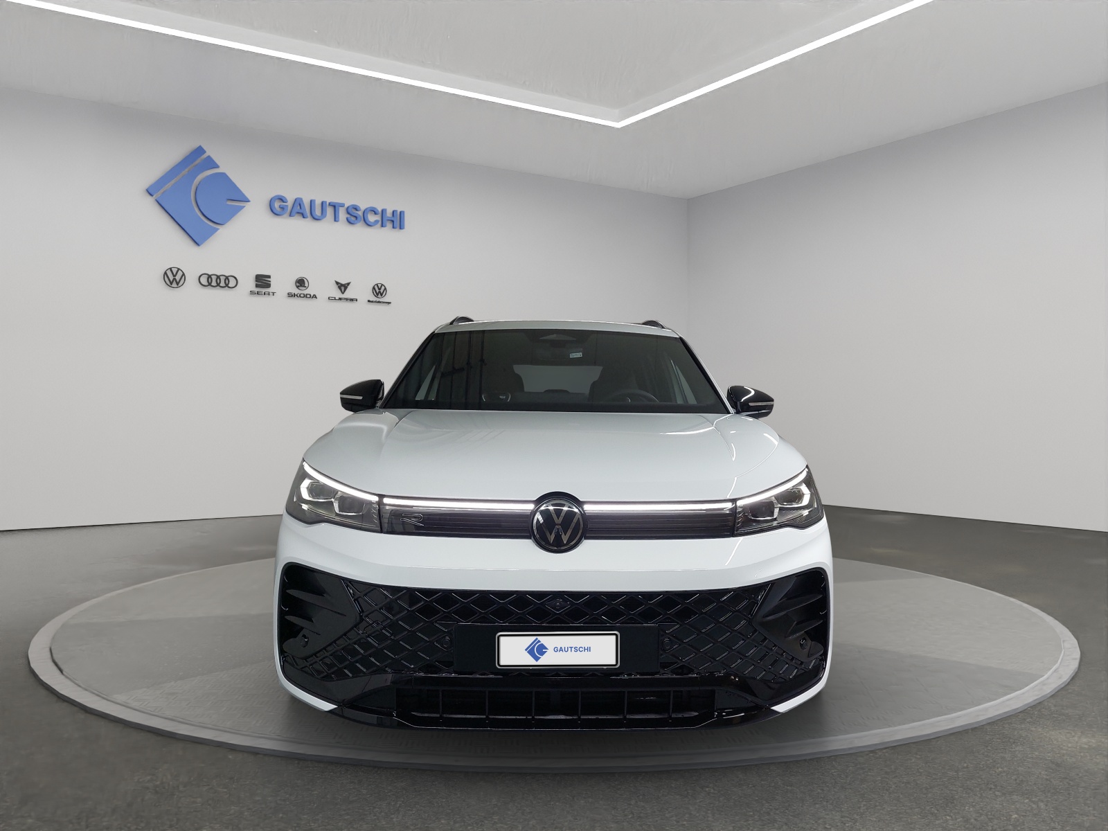 VW VW Tiguan R-Line-image-4