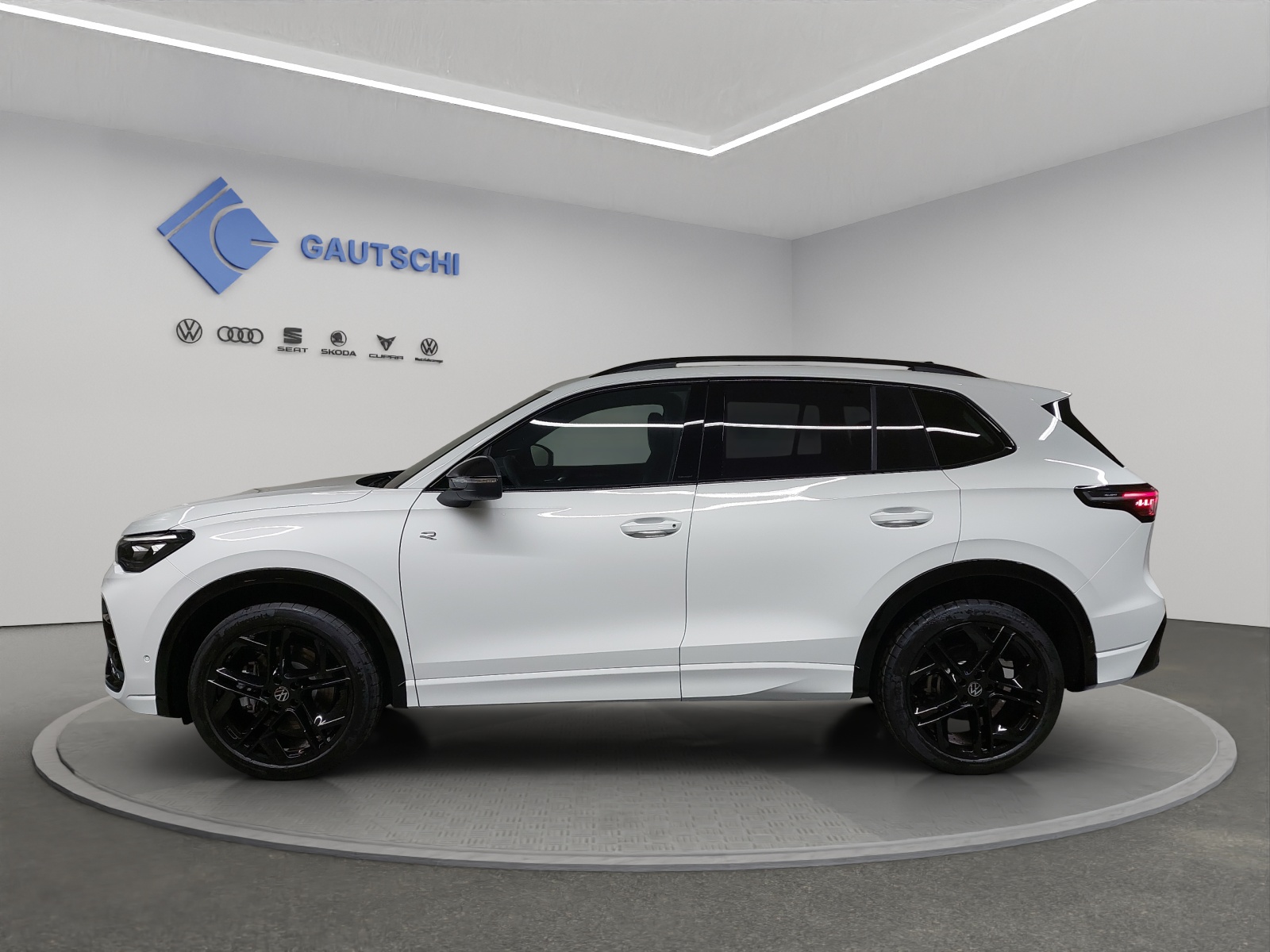 VW VW Tiguan R-Line-image-1
