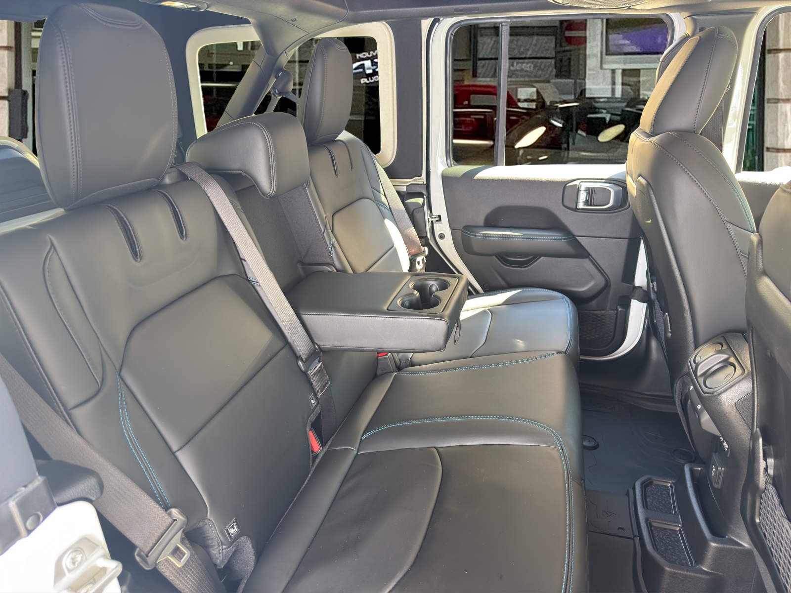 JEEP Wrangler 2.0 PHEV Unlimited Rubicon DT Automatic-image-16