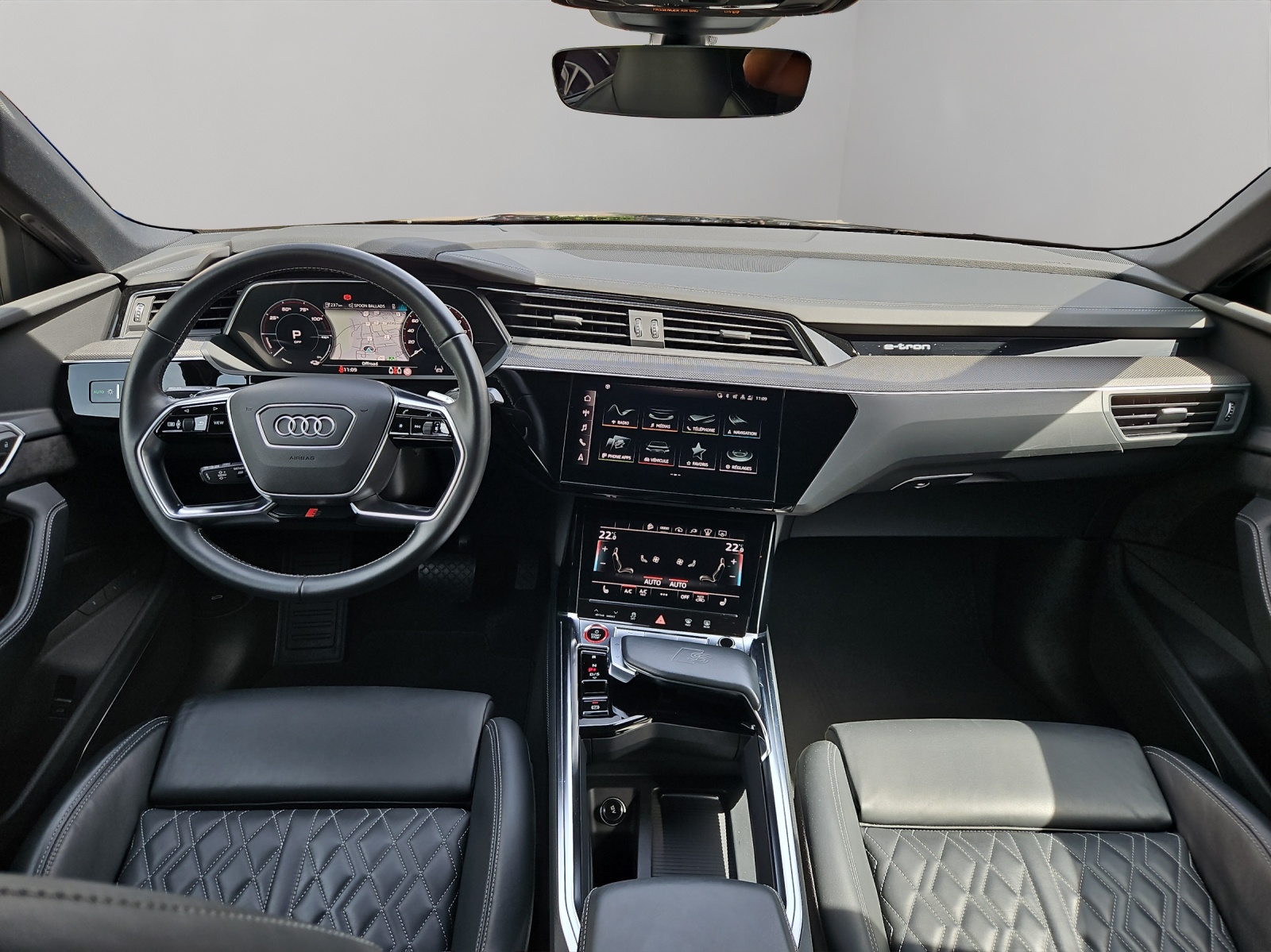 AUDI e-tron S Sportback quattro-image-10