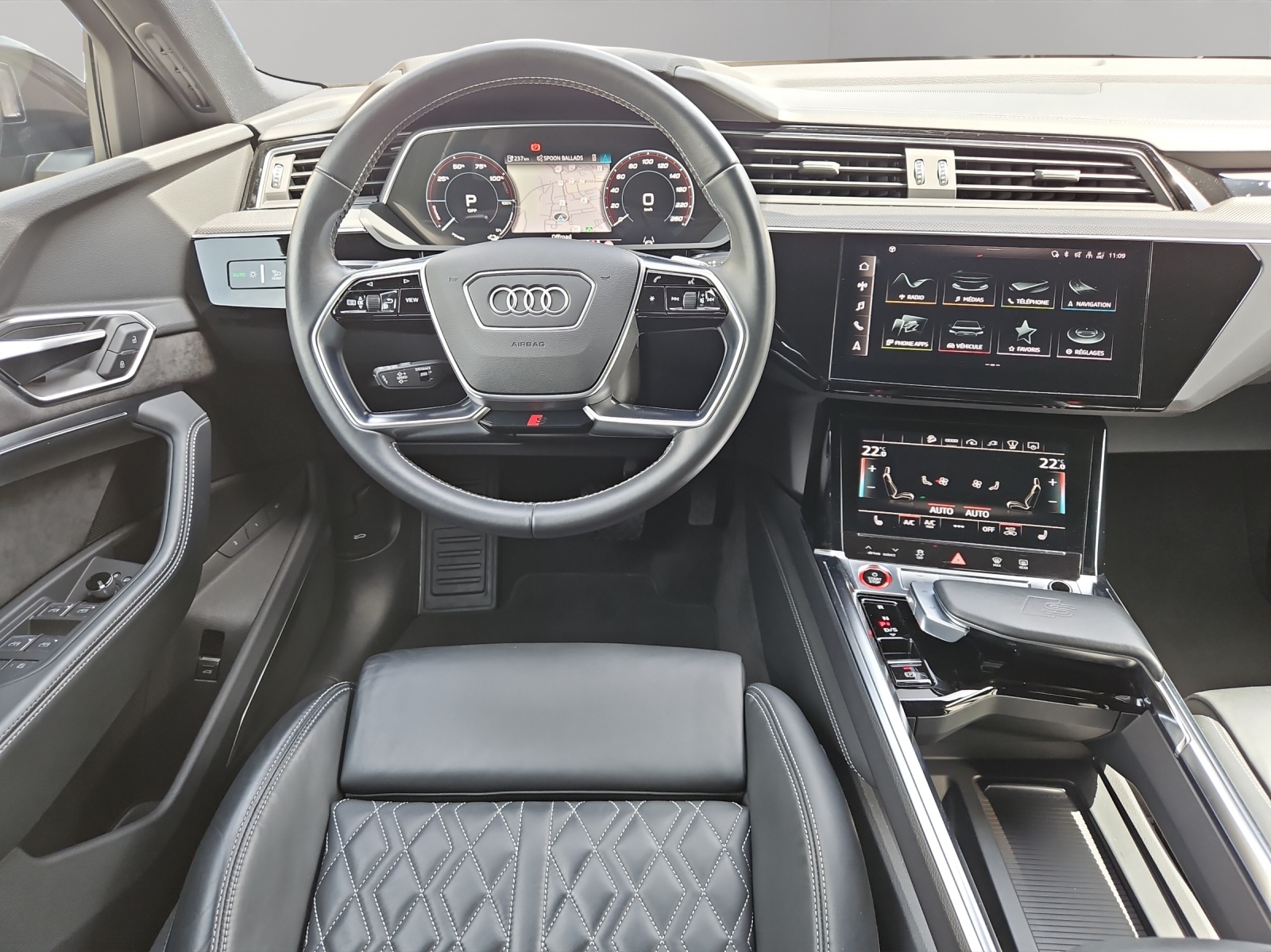 AUDI e-tron S Sportback quattro-image-11
