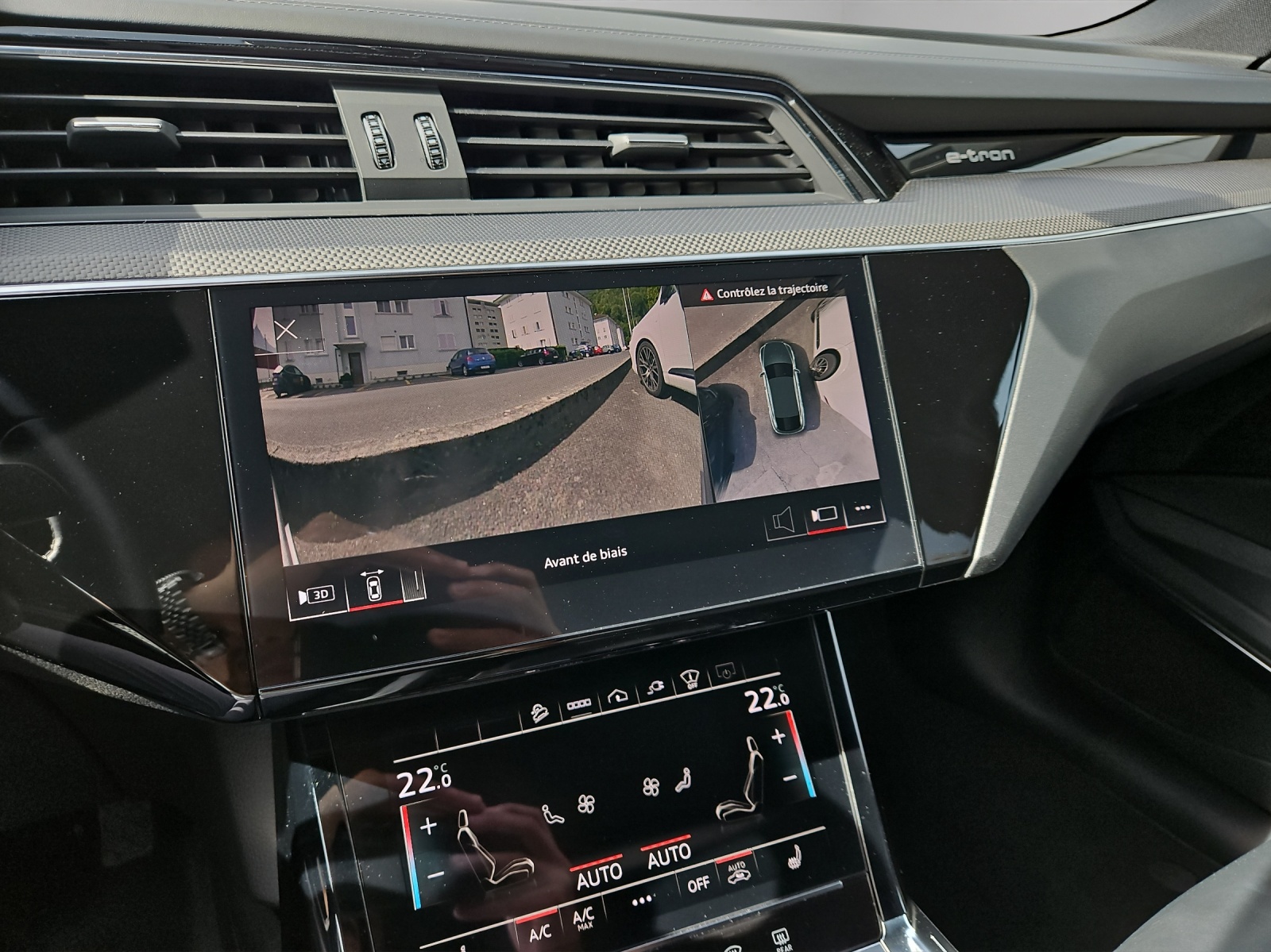 AUDI e-tron S Sportback quattro-image-12