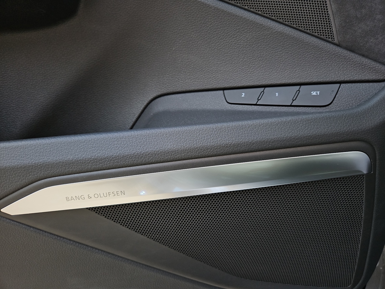 AUDI e-tron S Sportback quattro-image-14
