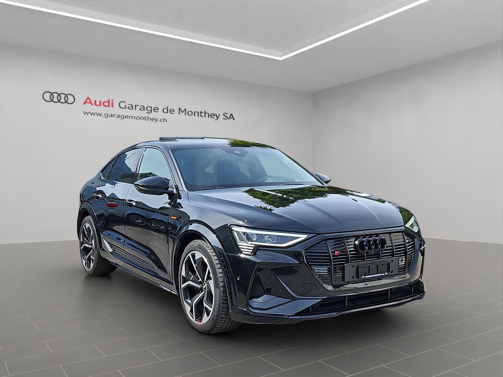 AUDI e-tron S Sportback quattro-image-2