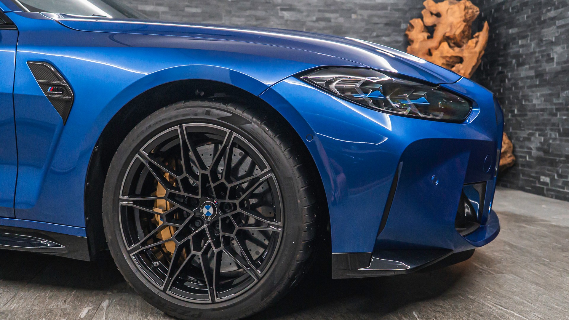 BMW M4 Cabrio Competition M xDrive-showroom-element-2