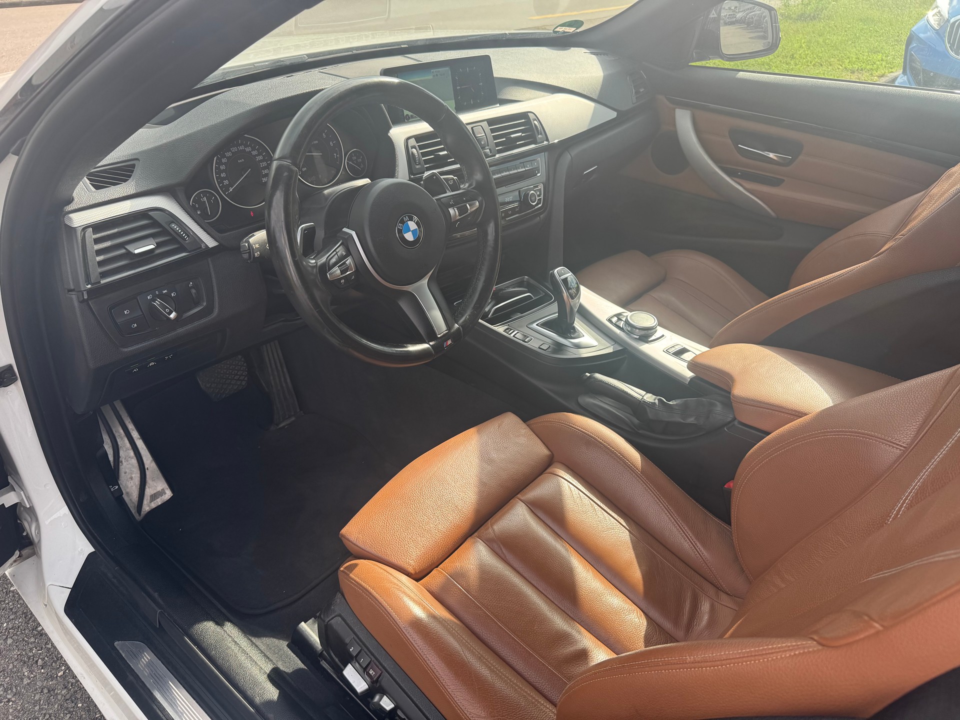 BMW 430i Cabriolet xDrive M Sport Steptronic-image-8
