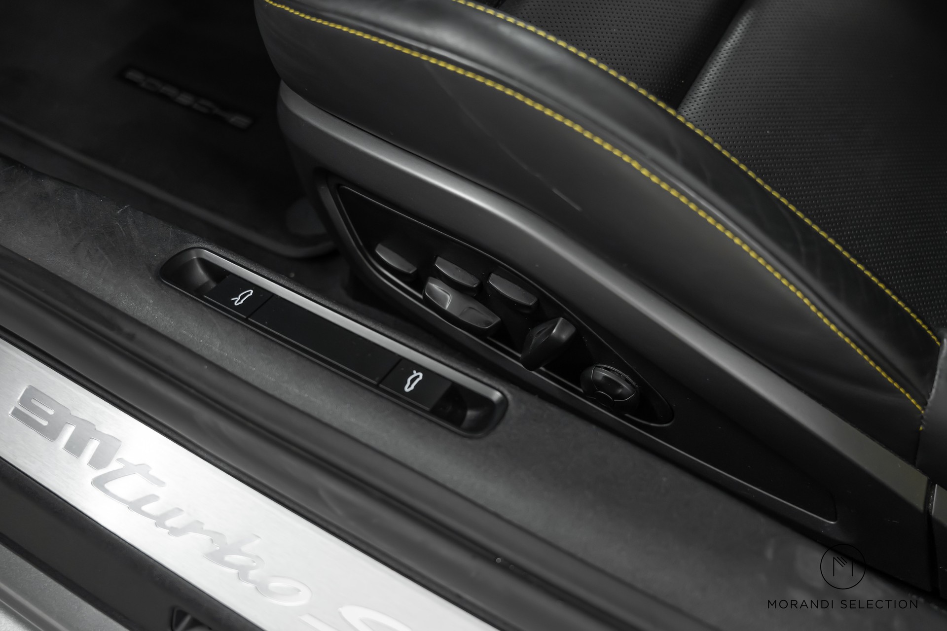 PORSCHE 911 Coupé 3.7 Turbo S PDK-image-21
