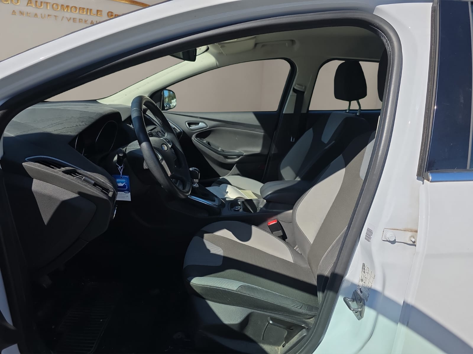FORD Focus 1.6 SCTi Trend-image-8