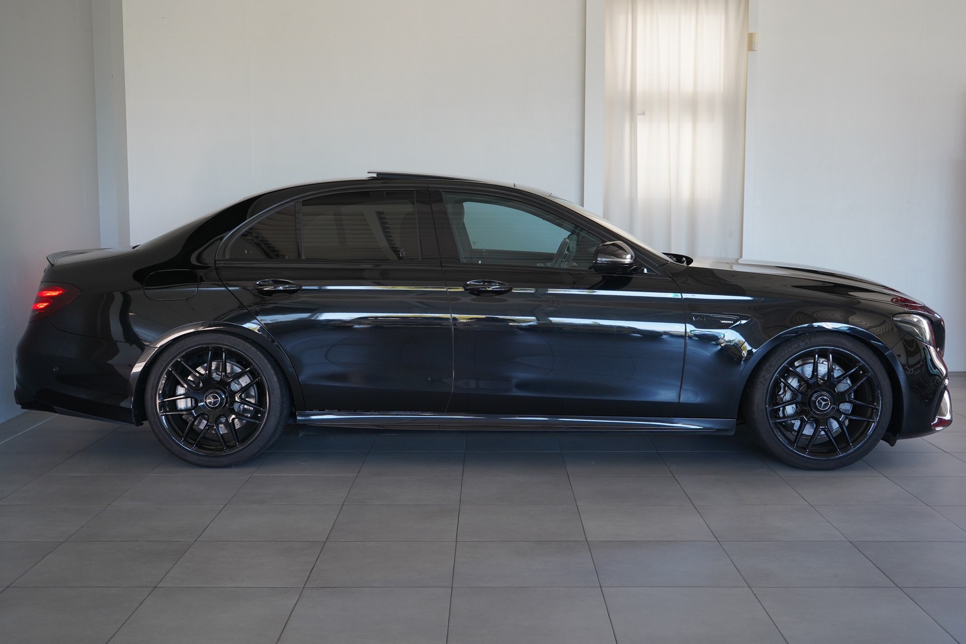 MERCEDES-BENZ E 63 AMG 4Matic+ Speedshift MCT-image-4