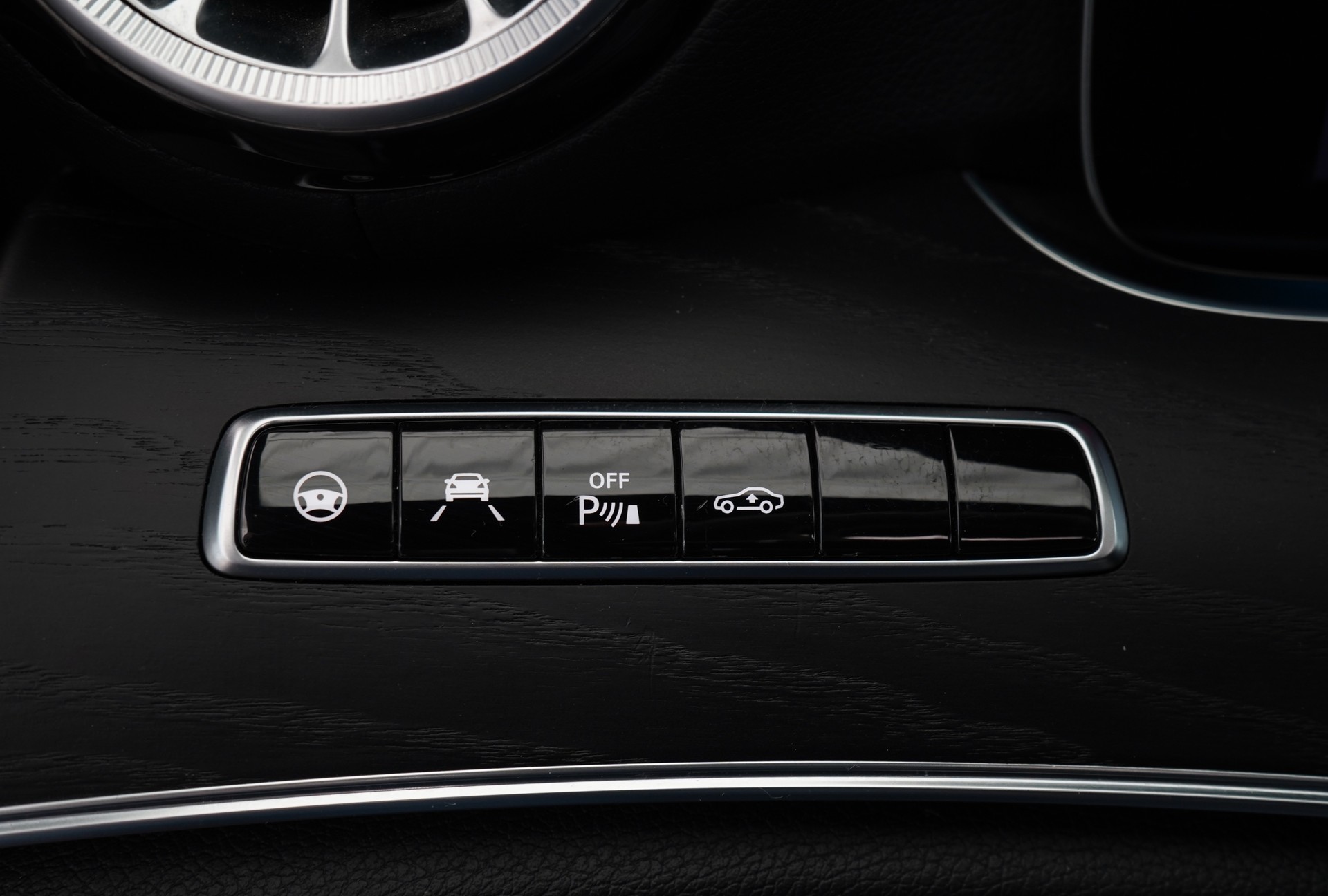 MERCEDES-BENZ E 63 AMG 4Matic+ Speedshift MCT-image-16