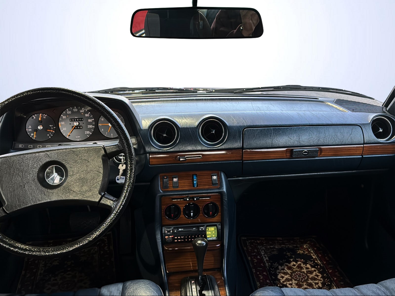 MERCEDES-BENZ 280 CE Automatic VETERANENFAHRZEUG-image-12
