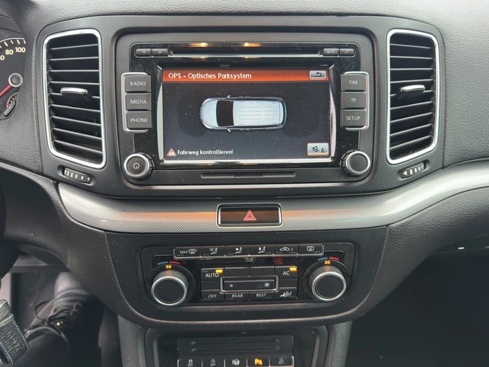 VW Sharan 2.0 TDI BlueMotion Technology Trendline DSG-image-12