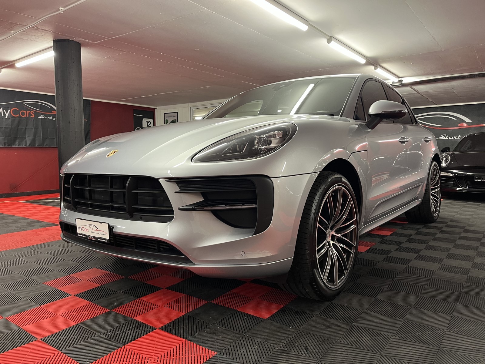 PORSCHE Macan PDK-image-1