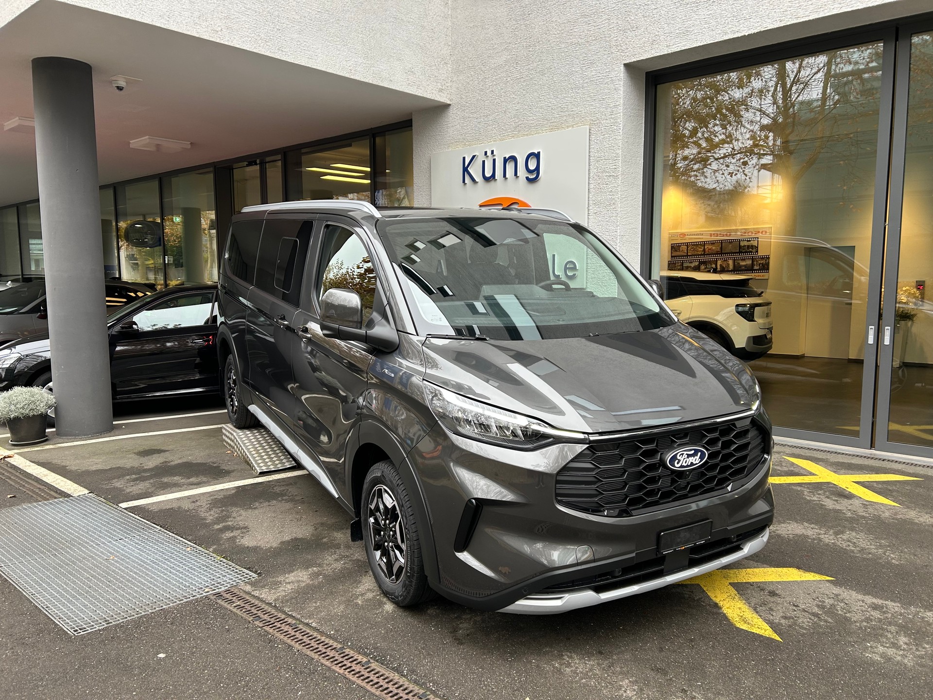 FORD Tourneo Bus 320 L2H1 Active Automat-image-0