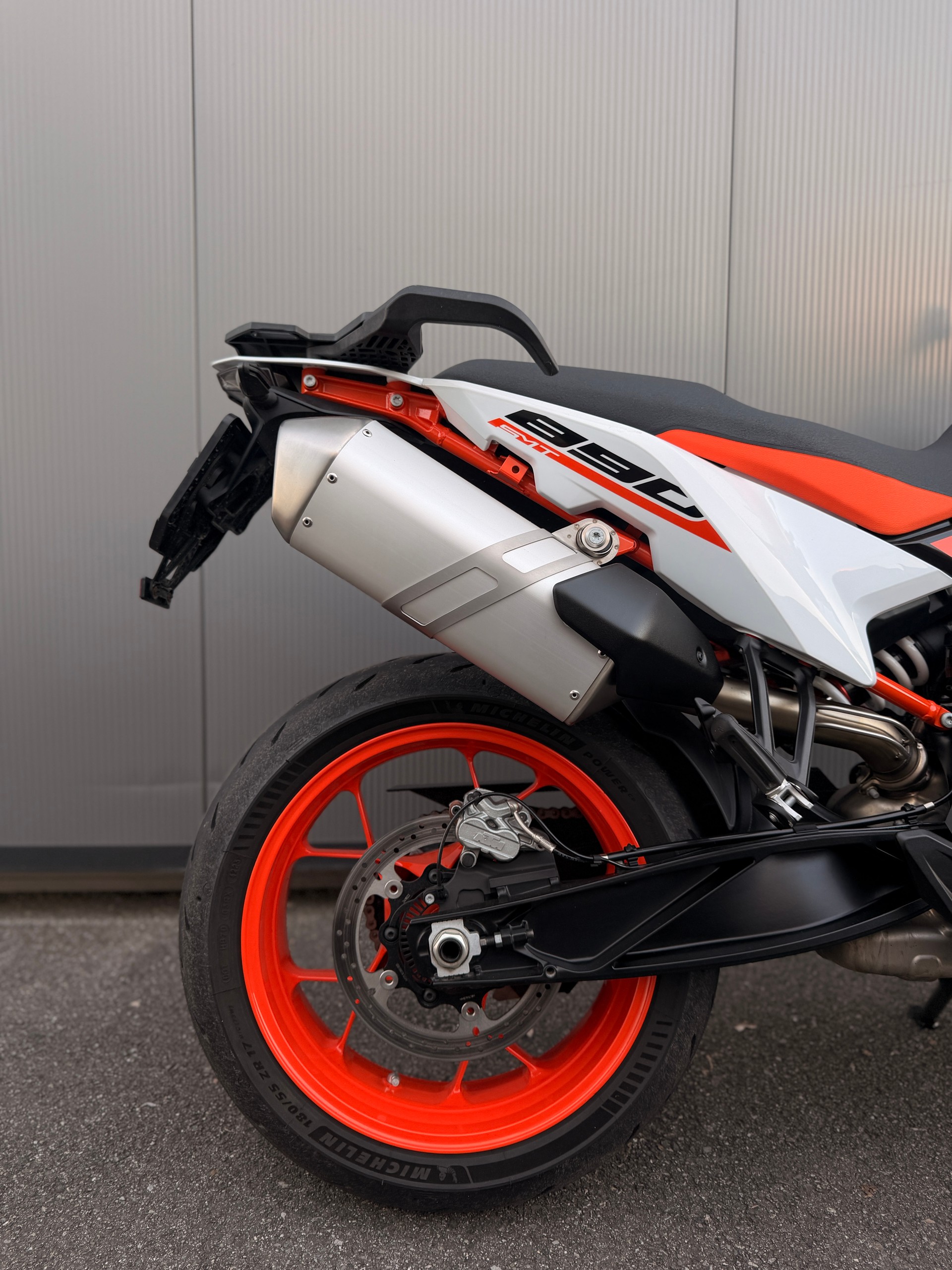 KTM 890 SMT-image-4