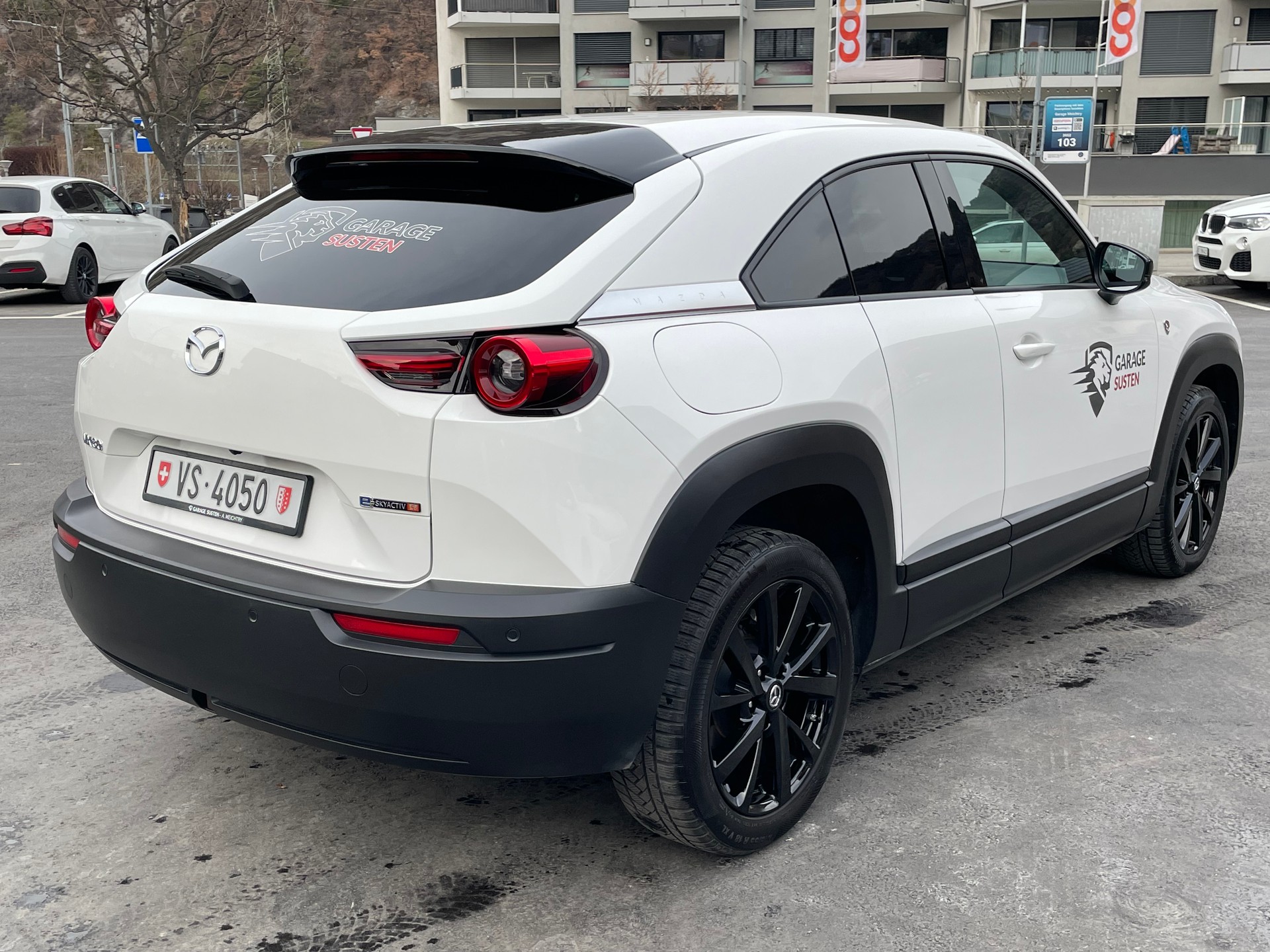 MAZDA MX-30 PHEV e-Skyactiv R-EV 170 Advantage-image-4